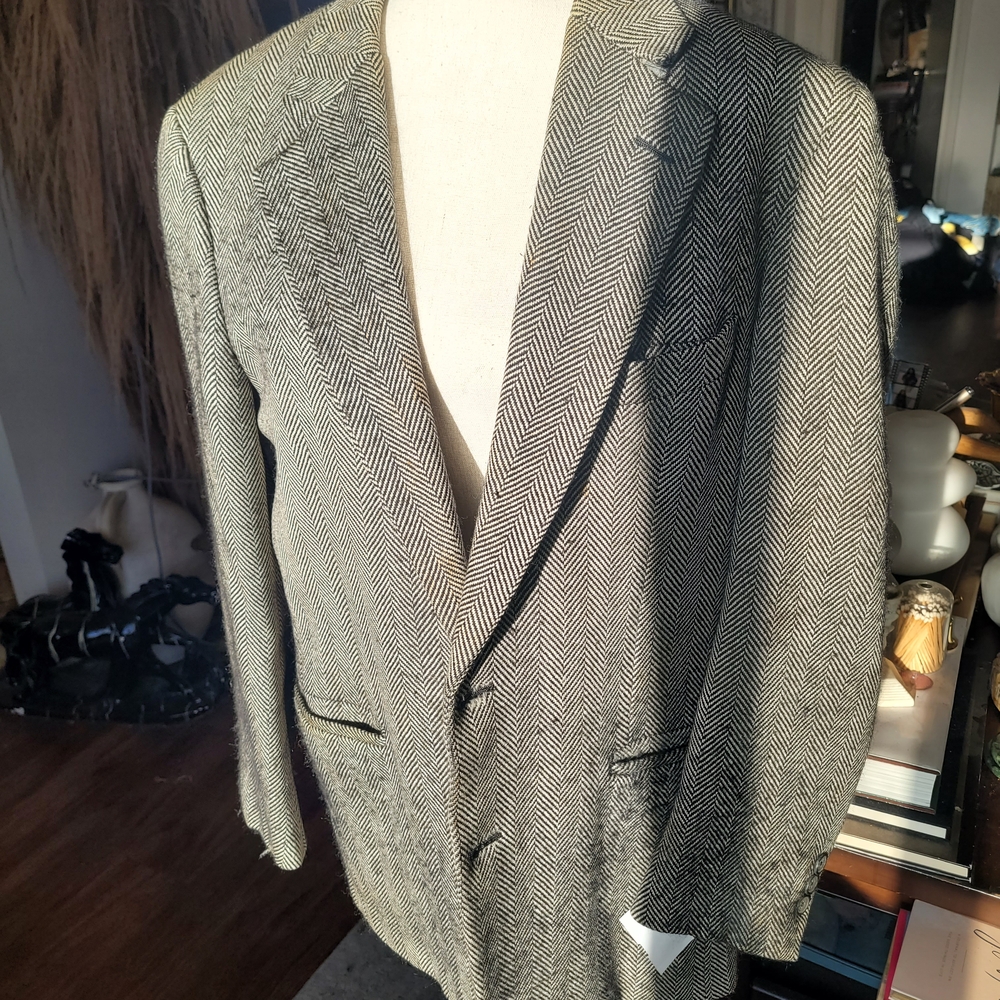 Hickey Freeman Gray Herringbone Blazer